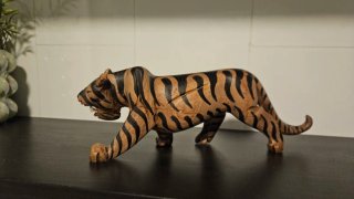 Figura de tigre de madera