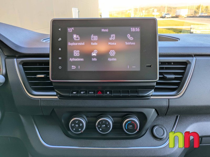 Renault Trafic 2022, foto 25