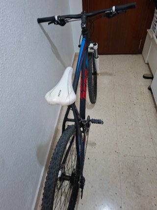 Bicicleta negra