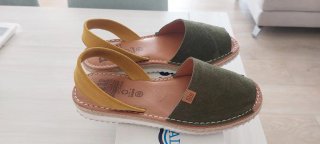 Sandalias Menorquinas Blu Sandal Piel Verde y Amar
