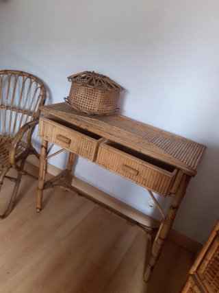 Muebles de mimbre y bambú