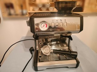 Cafetera Espresso con Molinillo y Accesorios