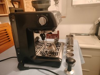Cafetera Espresso con Molinillo y Accesorios