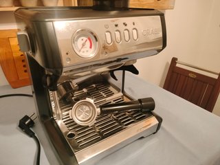 Cafetera Espresso con Molinillo y Accesorios