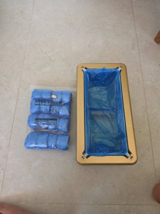 Dispensador de cubrezapatos para interior