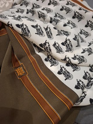 Pañuelo de seda 100% estampado