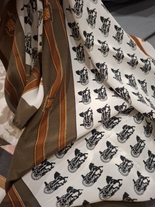 Pañuelo de seda 100% estampado