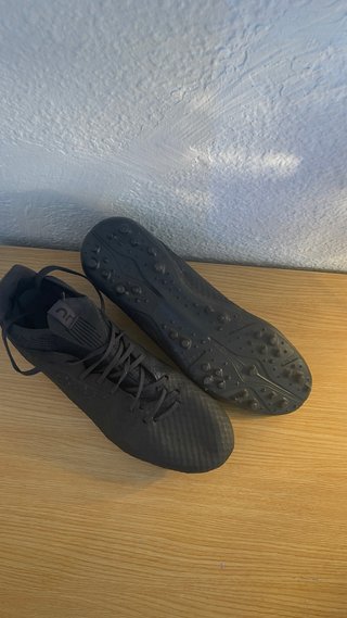 Botas de fútbol Kipsta negras