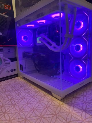 RYZEN 9 9950X + RTX 5080 + SSD 500GB + 32GB RAM