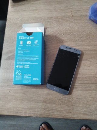 Samsung Galaxy J5 16GB Plata
