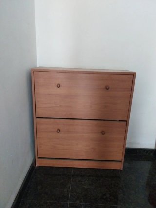 Zapatero de madera marrón24x83x75