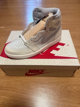 Zapatillas Nike Jordan 1 Mid Beige/Rojo