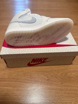 Zapatillas Nike Jordan 1 Mid Beige/Rojo