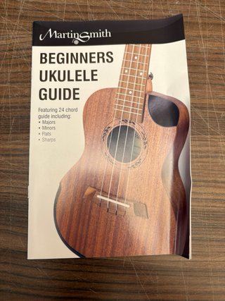 Ukelele Martin Smith UK-212-BK Negro + Funda
