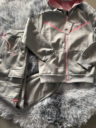 Conjunto deportivo Nike niña gris y rosaTalla 8 10