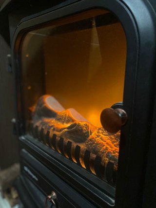 Chimenea eléctrica negra