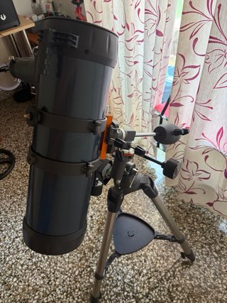 Telescopio Celestron AstroMaster 114EQ
