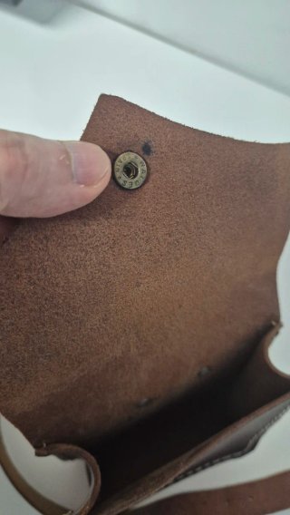 Riñonera artesanal de piel para hombre