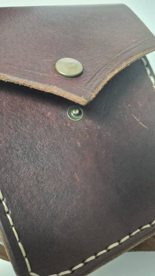 Riñonera artesanal de piel para hombre