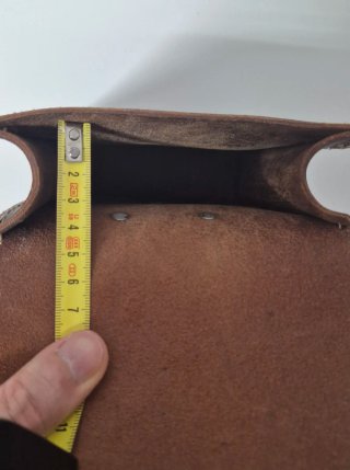 Riñonera artesanal de piel para hombre