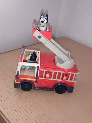 Camión Bomberos Bluey con Figuras