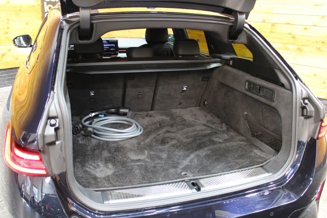 BMW Serie 5 2024, foto 21