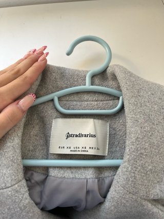Abrigo largo Stradivarius gris