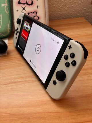 Nintendo Switch OLED + 2 Fundas + Accesorios