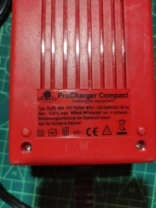 Cargador Batería Saito ProCharger Moto