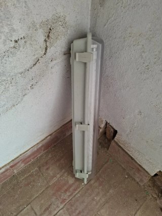 Carcasa para luz fluorescente