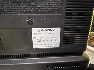 TV con VHS GoldStar Negra
