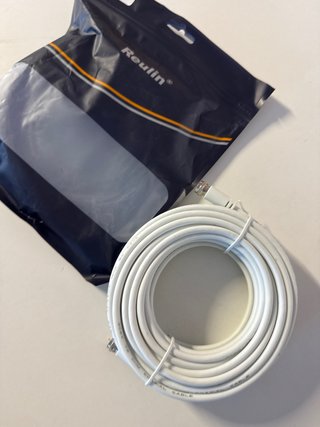 Cavo coassiale bianco con connettori