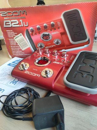 Pedal de efectos Zoom B2.1u Bajo