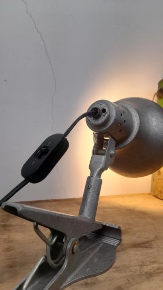 Lampada da tavolo Seminara con morsetto
