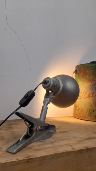 Lampada da tavolo Seminara con morsetto