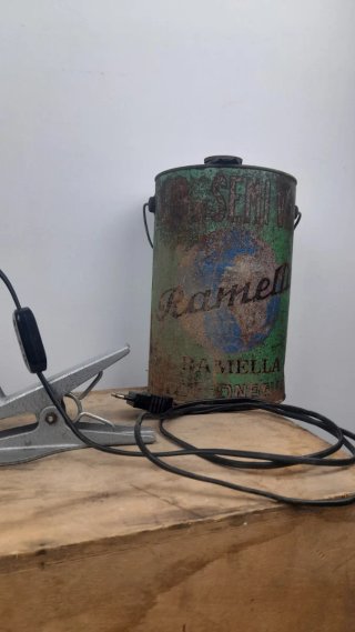 Lampada da tavolo Seminara con morsetto