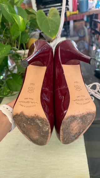 Zapato de tacon, charol