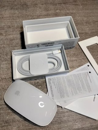 Apple Magic Mouse (USB‐C)  Multi‐Touch  Ratón