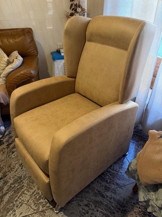 Sillón relax beige/ tostado con reposapies