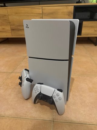 Playstation 5 Slim + 2 Mandos