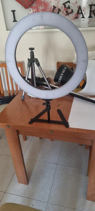 Sony Alpha 7III con objetivos y accesorios.