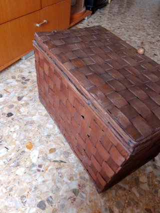 Baúl decorativo de mimbre