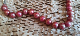 Collar de perlas rosado y cierre plateado
