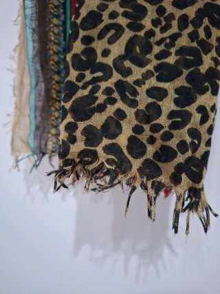 Pañuelo Fular Leopardo con Bordes