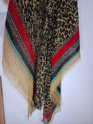 Pañuelo Fular Leopardo con Bordes
