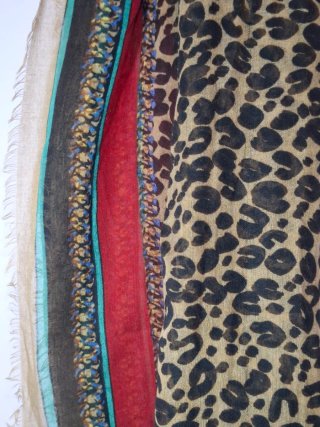 Pañuelo Fular Leopardo con Bordes