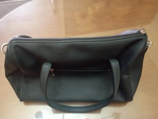Vendo bolso negro grande.