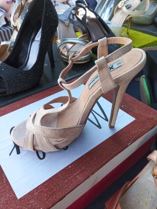 Zapatos de tacón muchos modelos