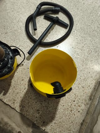 Aspiradora Kärcher con accesorios