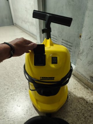 Aspiradora Kärcher con accesorios
